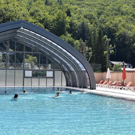 Hotel Domaine Du Lac Chambon Murol Luaran gambar