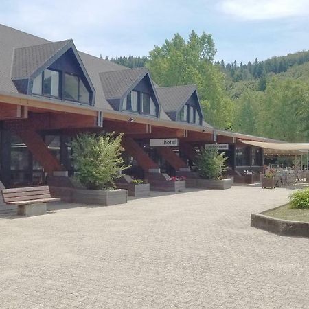Hotel Domaine Du Lac Chambon Murol Luaran gambar