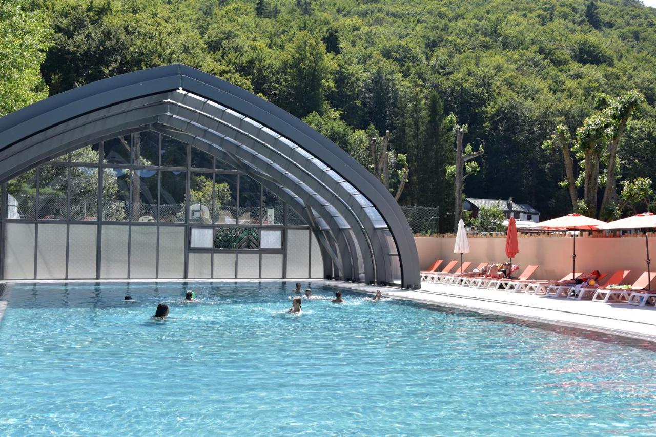 Hotel Domaine Du Lac Chambon Murol Luaran gambar