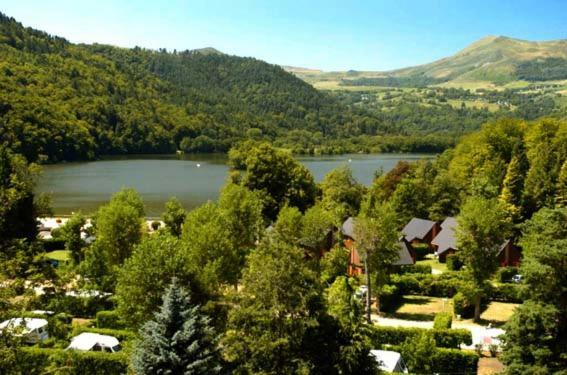 Hotel Domaine Du Lac Chambon Murol Luaran gambar